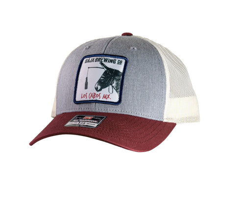 GORRA CON PARCHE VINOTINTO